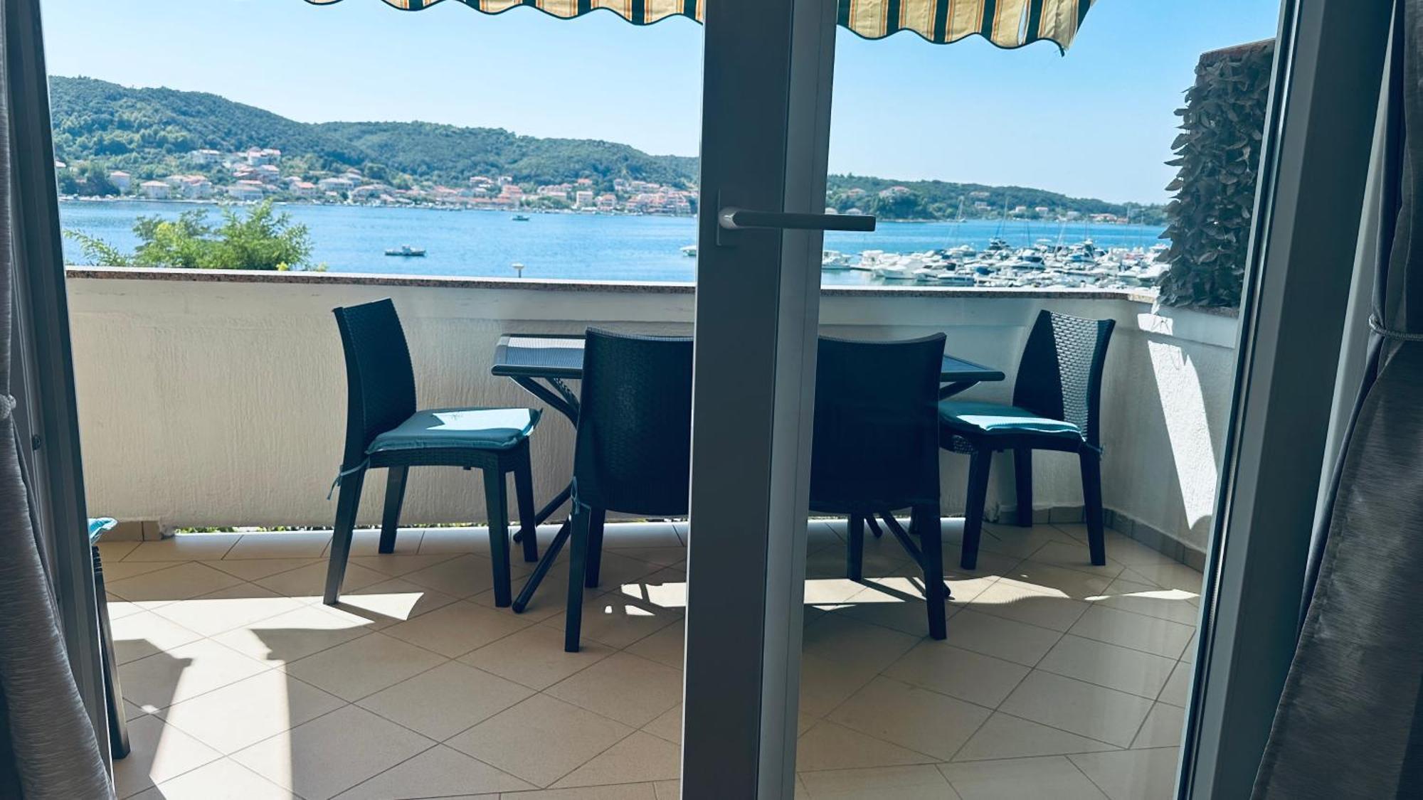 Apartments Anica Supetarska Draga Kültér fotó